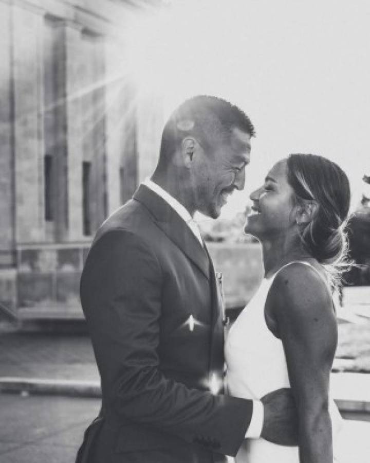 Las fotos de la boda de Roger Espinoza con la espectacular futbolista del Kansas City Femenino