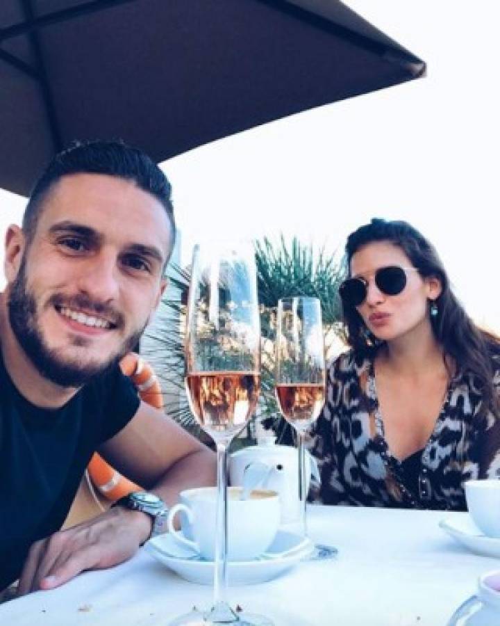 ¡Hermosa! Beatriz Espejel, la compañera de celebración de Koke