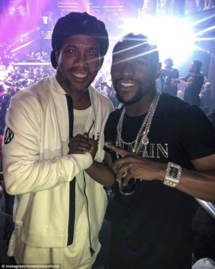 Dos campeones del mundo en la fiesta de Ronaldinho y Floyd Mayweather  