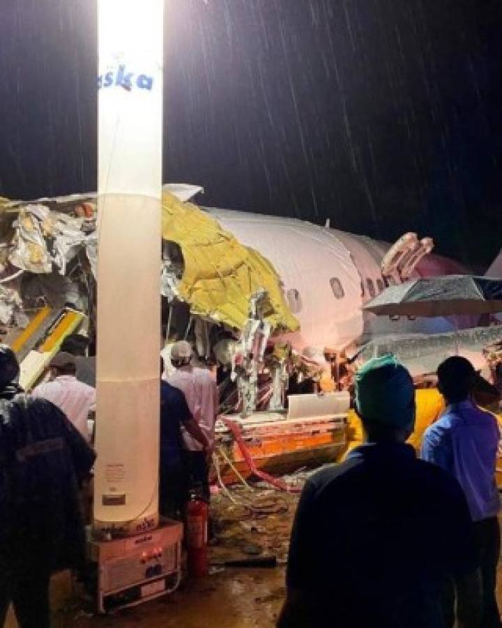 Avión con más de 170 pasajeros se parte en dos al aterrizar en la India