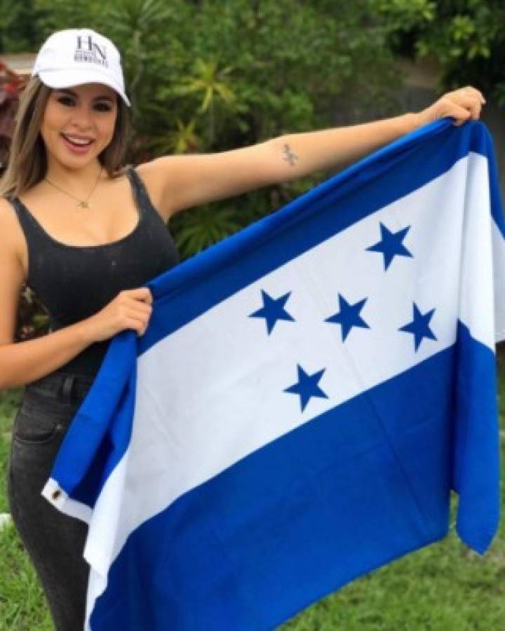 Las bellas chicas que siempre apoyan a la selección de Honduras