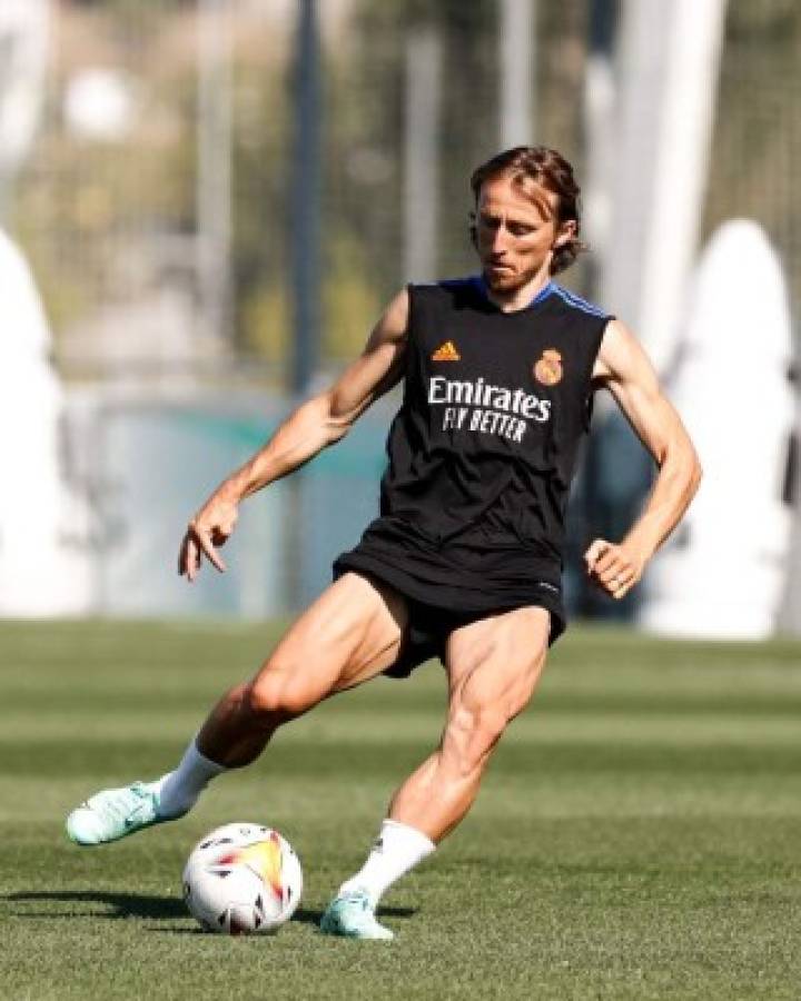 El brutal cambio físico de Modric con 35 años: El croata del Madrid publica dos fotos y soprende