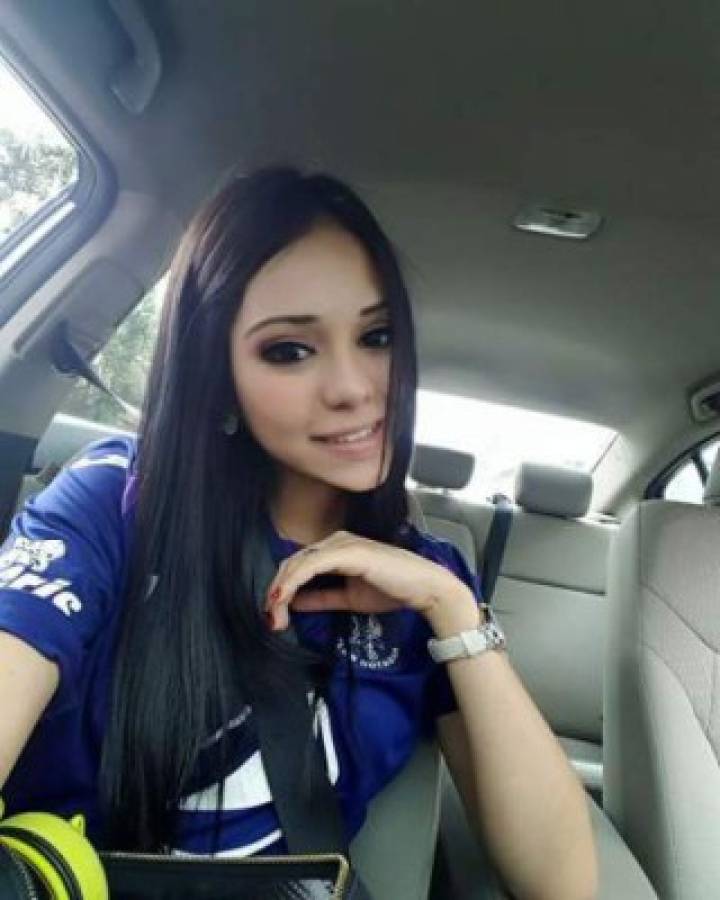 QUE MUÑECA: Así es Amanda Hernández, la bella aficionada y novia de jugador de Motagua