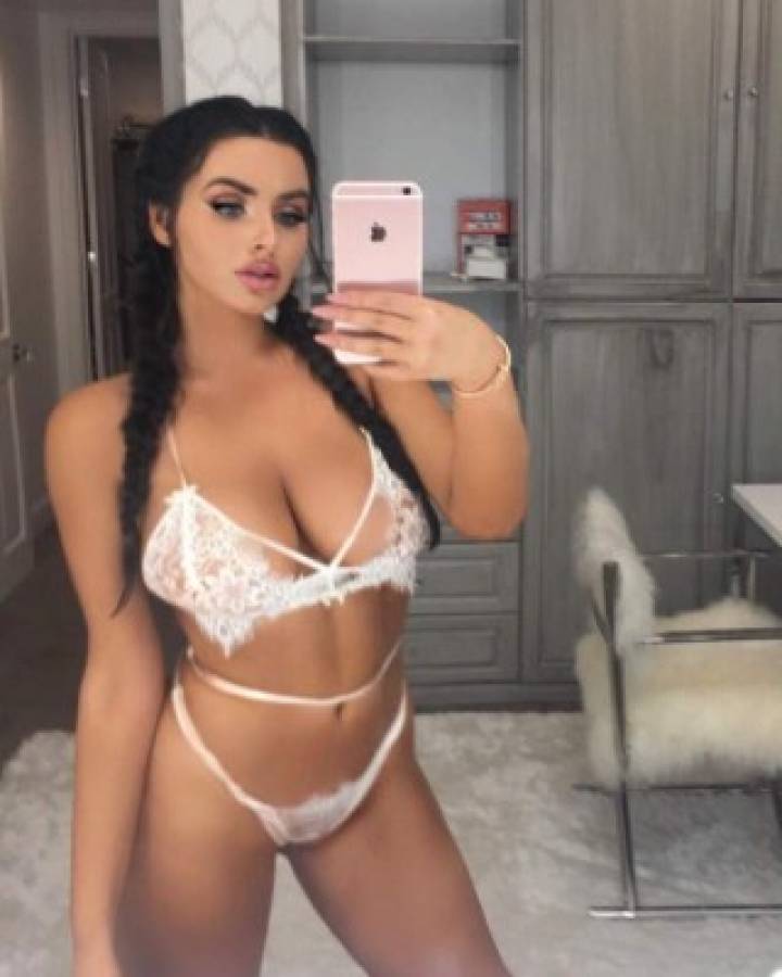 Ella es Abigail Ratchford, la bella dama que dejó el fútbol por el modelaje