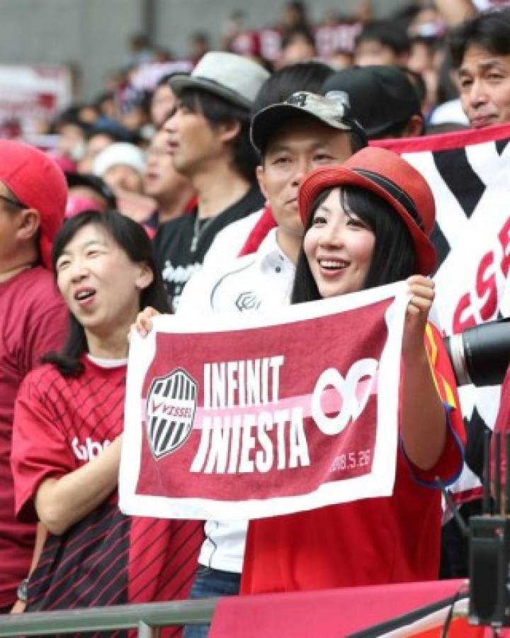 Locura asiática: Así fue la presentación de Iniesta con el Vissel Kobe de Japón