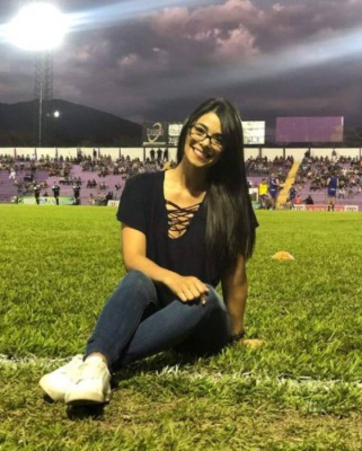 Tuty Santamaria, la preciosa presentadora deportiva que derrocha sensualidad en El Salvador