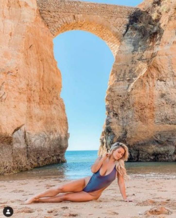 ¡De infarto! Las picantes vacaciones de Kinsey Wolanski en las playas de Portugal
