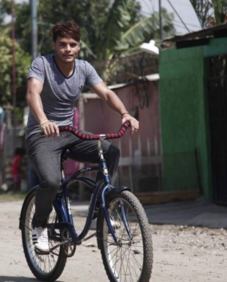 A futbolista argentino le ha tocado vivir en un bordo de San Pedro Sula