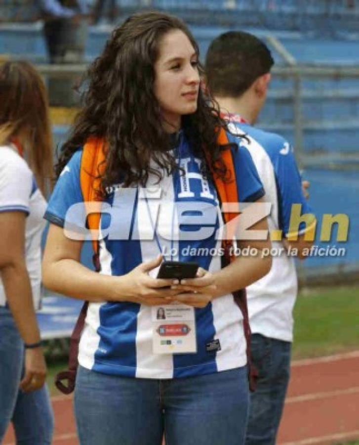 ¡PRECIOSURAS! Las encantadoras damas en el juego de Honduras-Australia