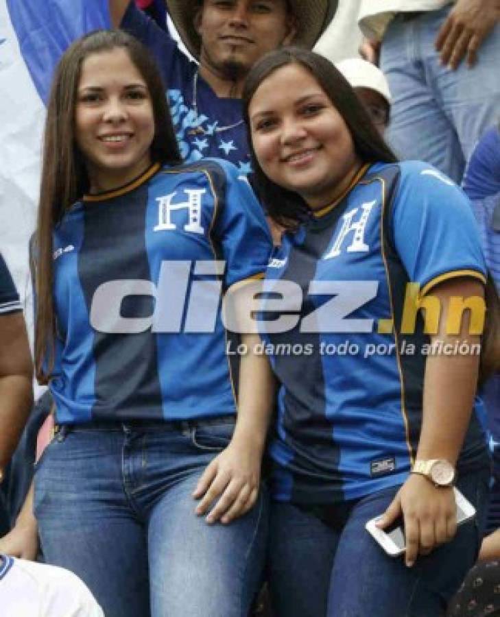 ¡PRECIOSURAS! Las encantadoras damas en el juego de Honduras-Australia