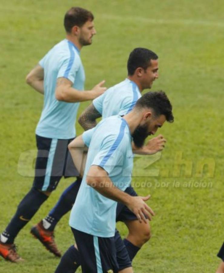 CURIOSAS: La sonrisa de Tim Cahill y el resguardo por cielo y tierra a Australia