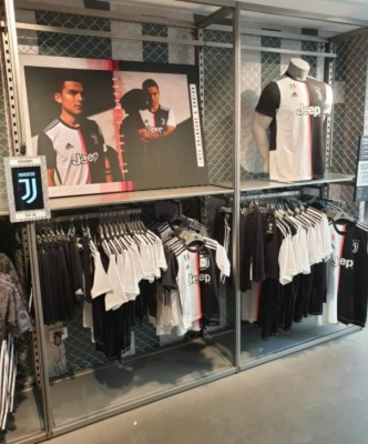 Revolucionaria: Juventus presenta su nueva y polémica camiseta... ¡Sin rayas!