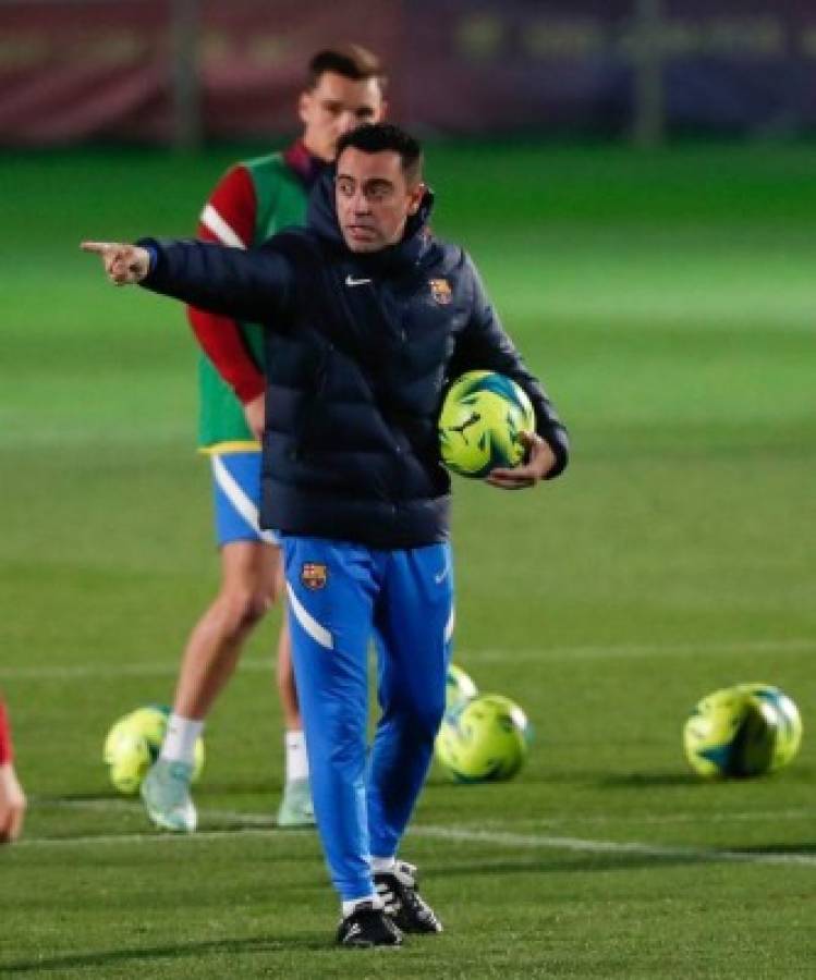 Saludo a Dani Alves, Xavi con nuevo invento y recupera la alegría: Así fue el último entrenamiento del Barcelona