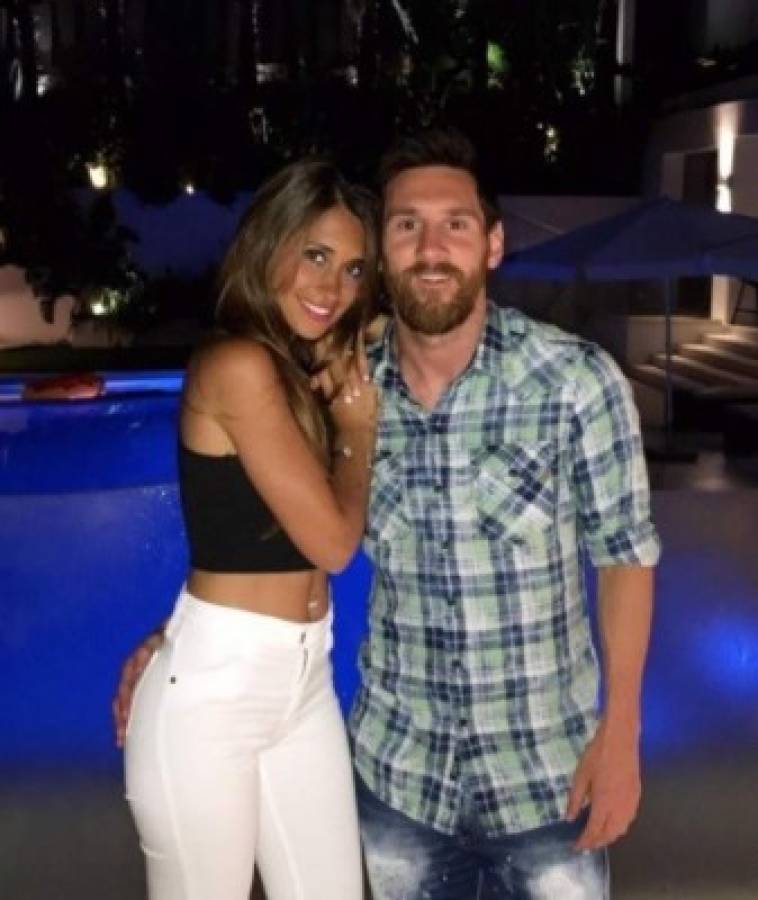 Nuevas fotos: Messi sigue disfrutando en Ibiza con Antonella Roccuzzo