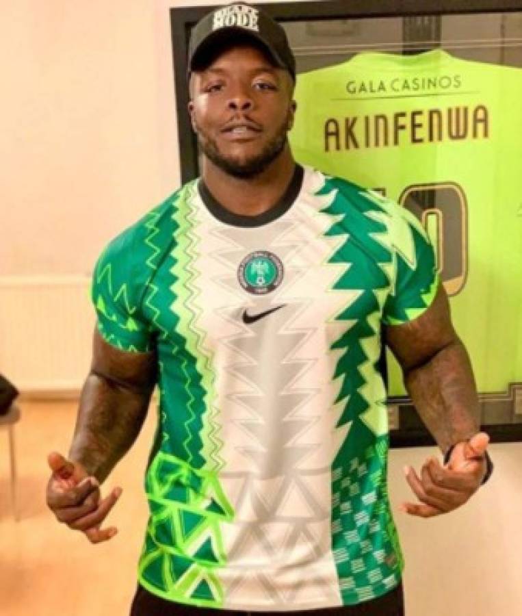 Akinfenwa, el futbolista más fuerte del mundo, quiere pelear en la WWE: ''Solo puede haber una bestia''