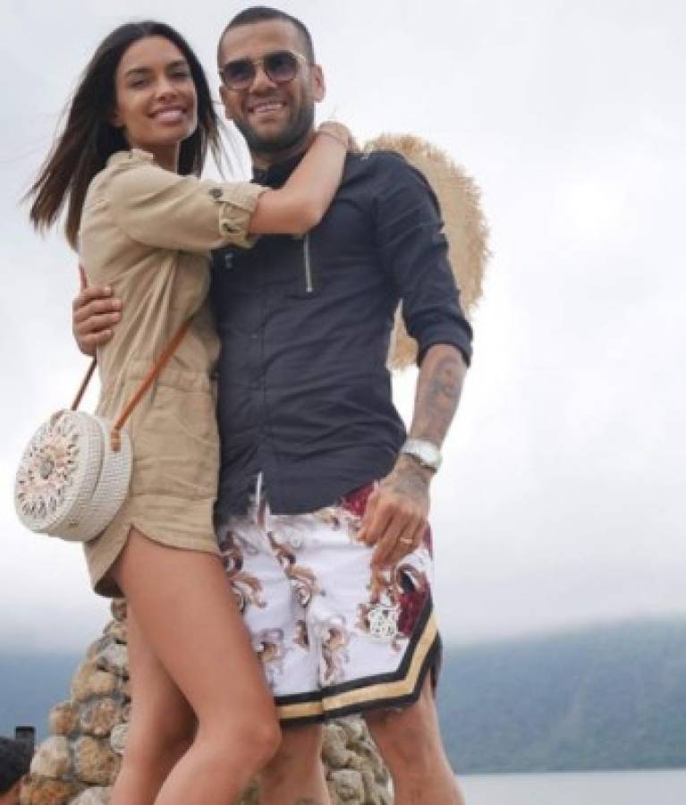 Las vacaciones más 'espirituales' de Dani Alves junto a su pareja luego de ganar la Copa América