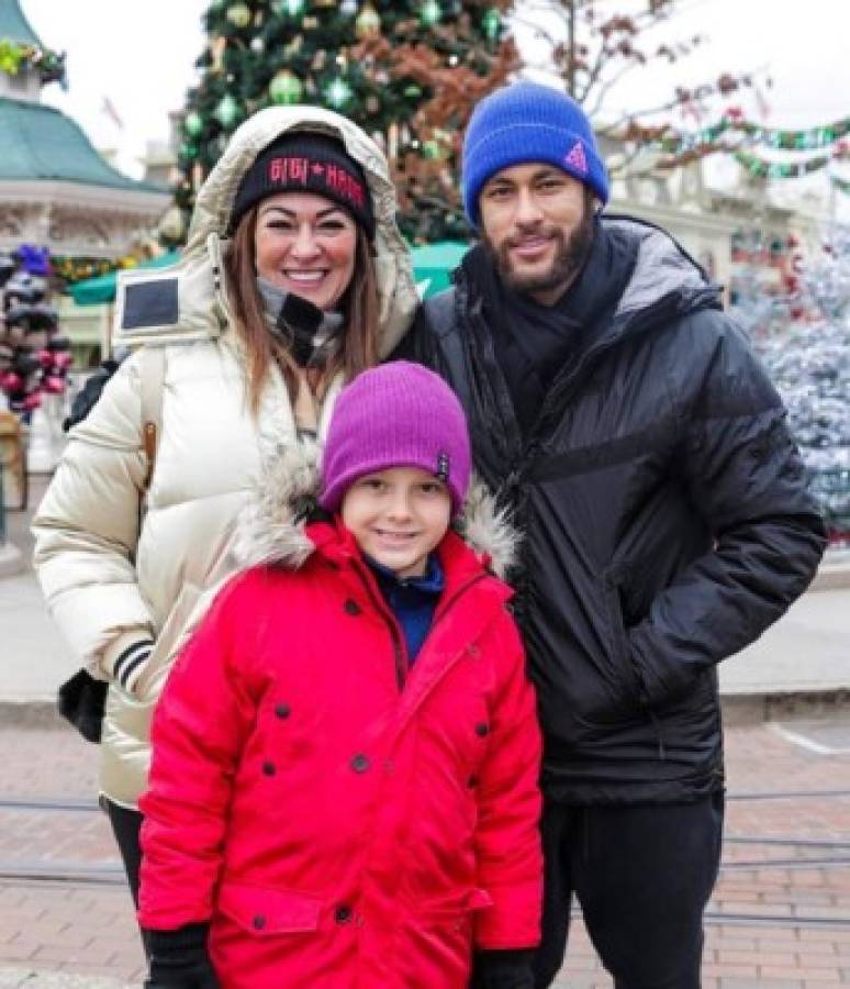 FOTOS: Keylor Navas disfruta de Disneyland en París junto a su 'hermano' Neymar