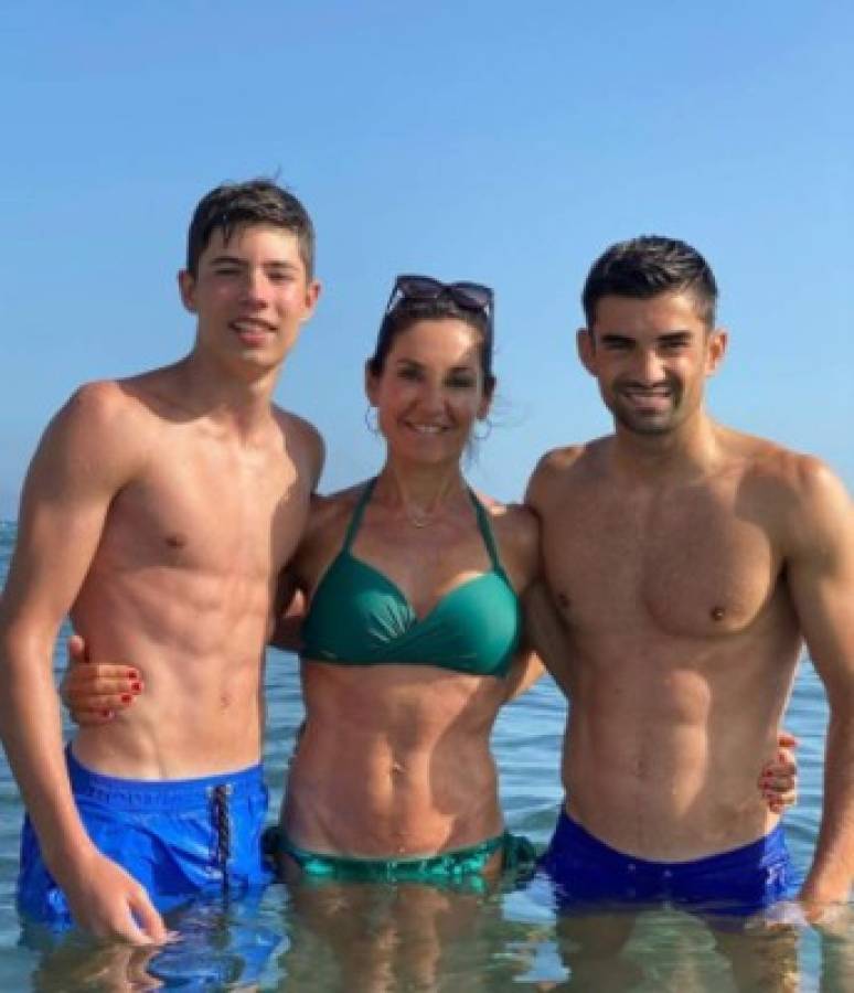 Zidane, 'cazado' disfrutando de sus vacaciones en familia y con su hermosa nuera, la ex de Asensio