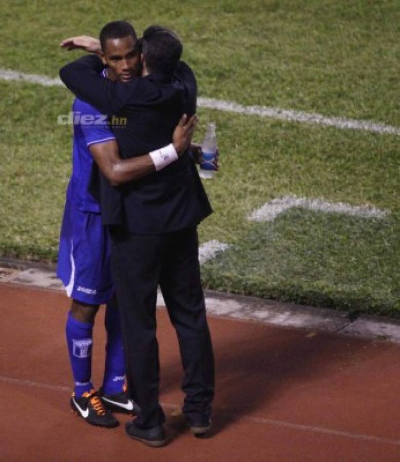 El paso de Luis Fernando Suárez por Honduras: El taxi, el abrazo con Juan Carlos García y Arnold Peralta y la foto con Rambo