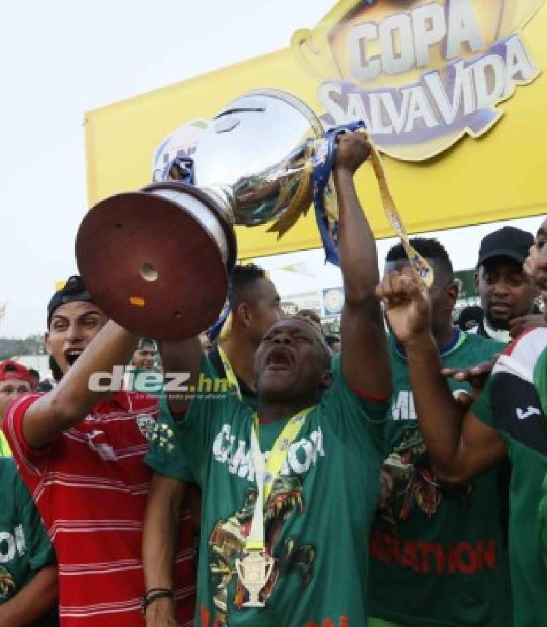 ¡Abrazos, lágrimas y besos! Eufórico festejo del Marathón tras coronarse campeón