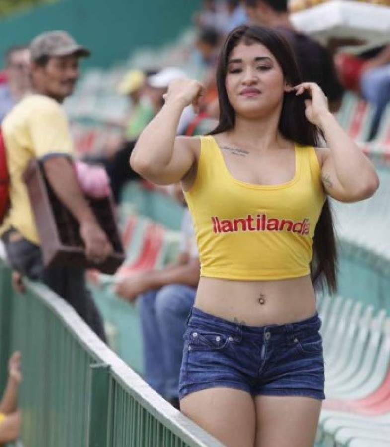 Las chicas más bellas que se han visto en el Yankel, sede de la final Marathón-Motagua