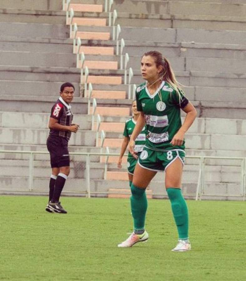 Djenifer Becker, la futbolista perfecta, es una muñeca y brillante en la cancha