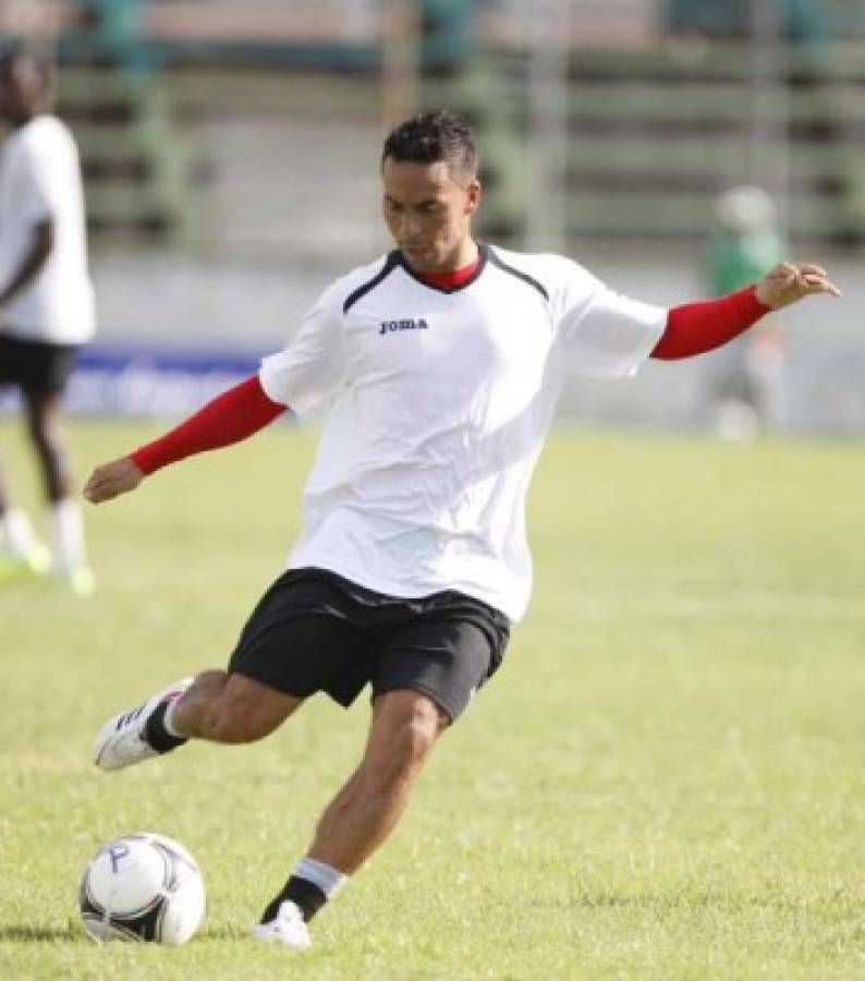 Derick Hulse jugador de Platense en el Torneo Apertura 2012-2013. Foto Wendell Escoto Mejia.