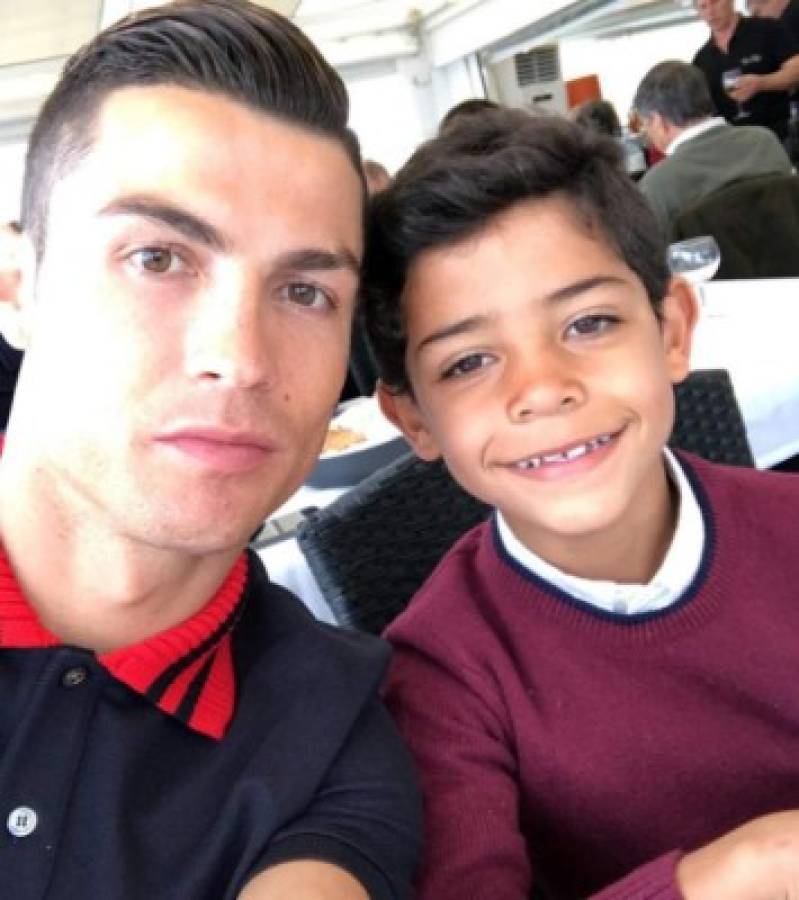 ¡Ejemplar! Cristiano Ronaldo educa a su hijo para que siga sus pasos