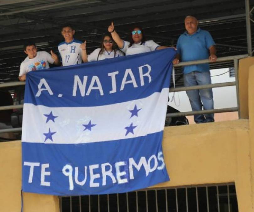 ¡Bonito gesto! Familiares visitan a Andy Najar