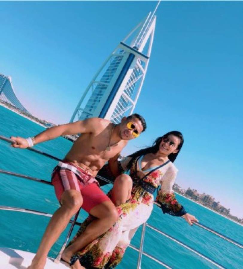 Las espectaculares vacaciones de Emilio Izaguirre y su linda esposa en Dubai