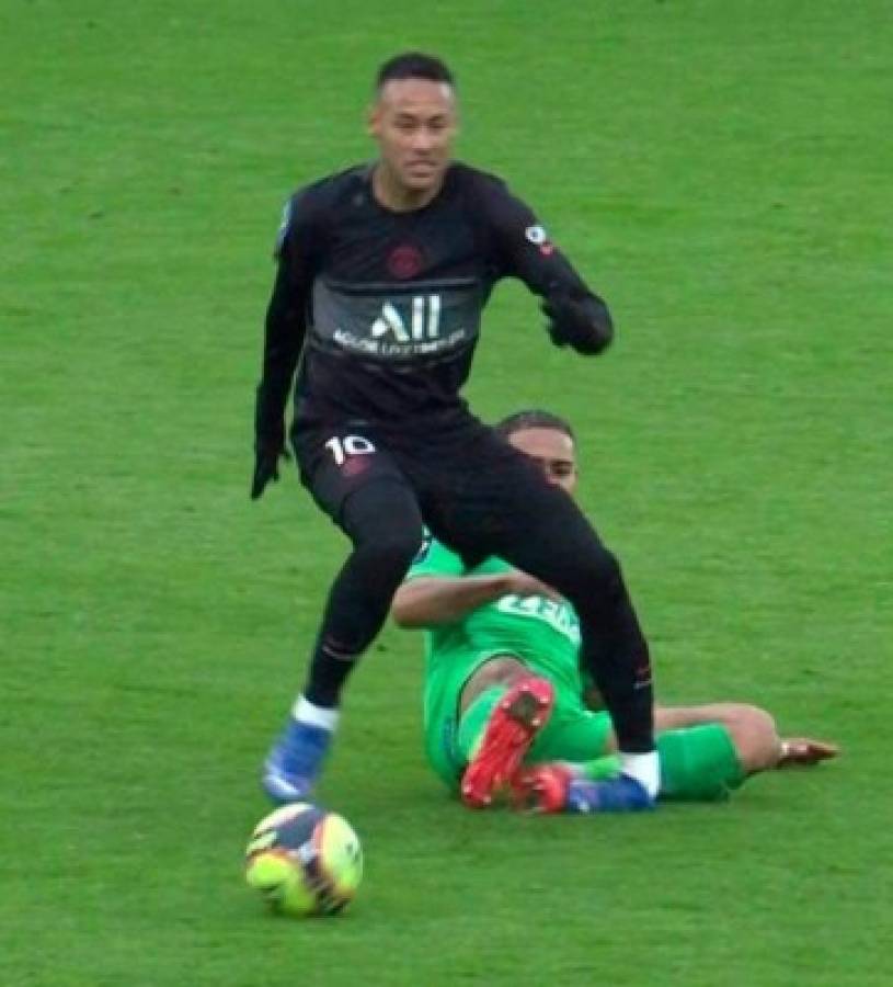 Las terribles imágenes de la lesión de Neymar y el saludo de Ramos con su nuevo 'bro' en el PSG