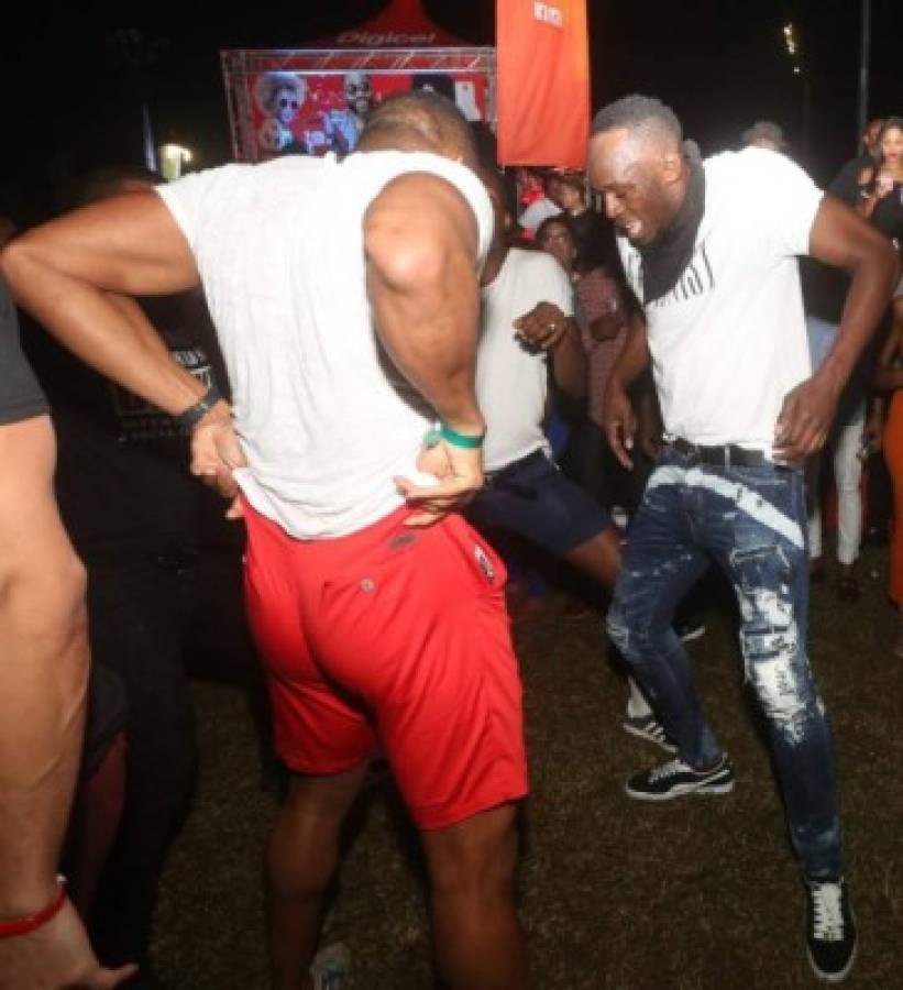 POLÉMICA: La desenfrenada fiesta de Usain Bolt en carnaval de Trinidad y Tobago