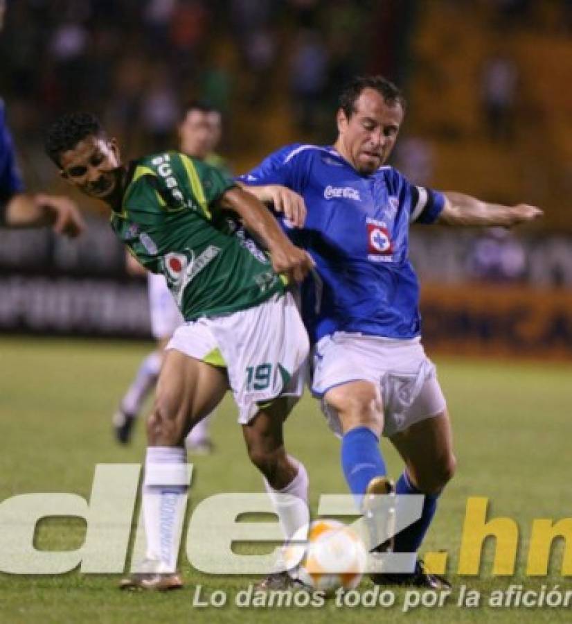 En imágenes: Momentos inolvidables en la carrera de Mario Berríos