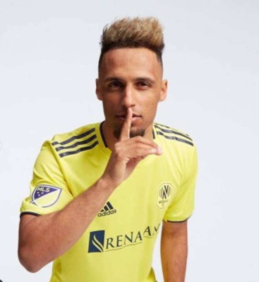 Brayan Beckeles y su curiosa aparición en la presentación de la nueva camiseta de Nashville de la MLS