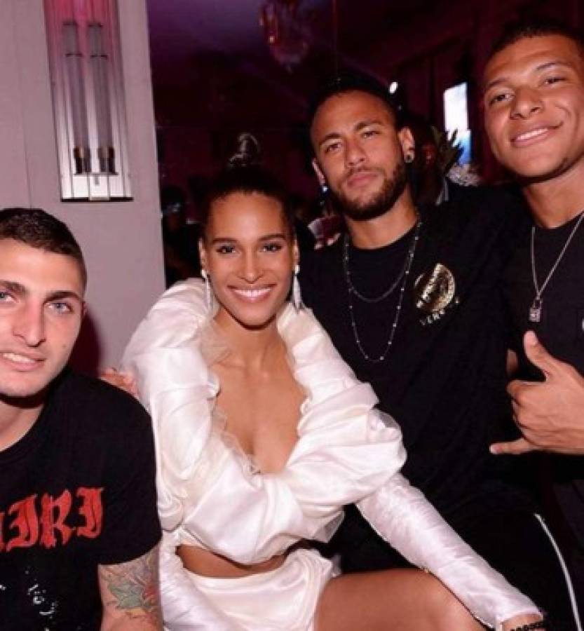 ¿Quién es ella? La gran fiesta de Neymar y Mbappé entre top models en París