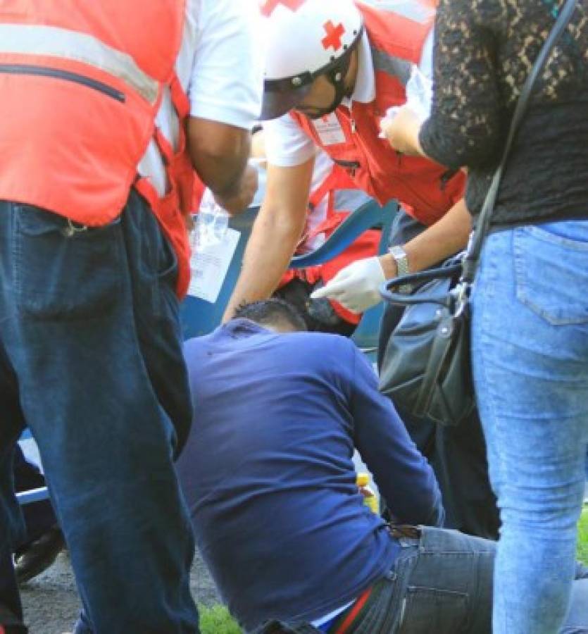 FOTOS: Guerra entre barra del Olimpia y Motagua en el estadio Nacional