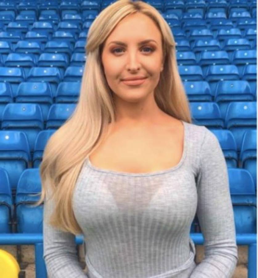 Bienvenida a la Premier League: La deslumbrante rubia que es presentadora de TV del Leeds United