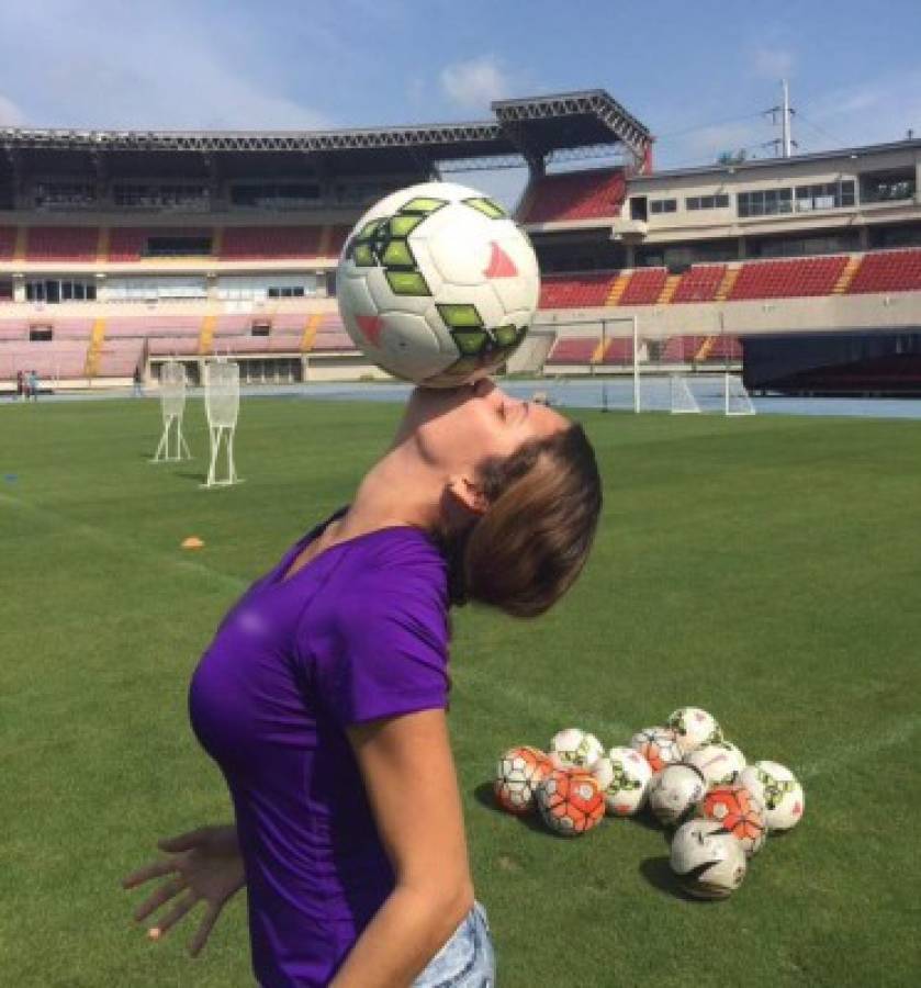 Delany Precilla, la modelo y presentadora panameña que apoya a su Selección