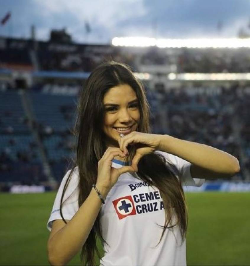 Michelle Pérez, la aficionada más sexy de Cruz Azul que sueña con el título