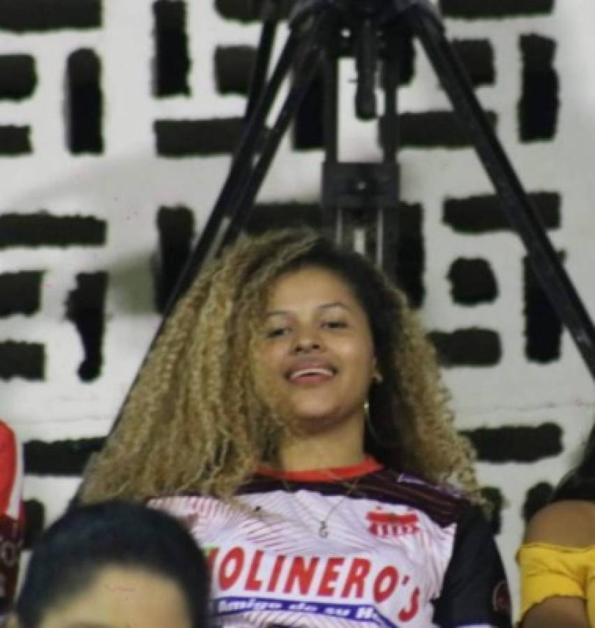 El estadio Ceibeño se llenó de chicas muy lindas en el Vida ante Marathón