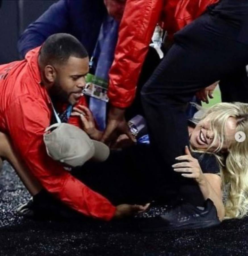 ¿Quién es? La sexy espontánea que enseñó de más al invadir la cancha en el Super Bowl