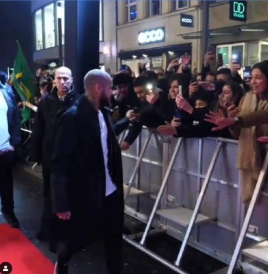 ¿Lesionado? Neymar se va a una fiesta de moda en Alemania y enfada al PSG
