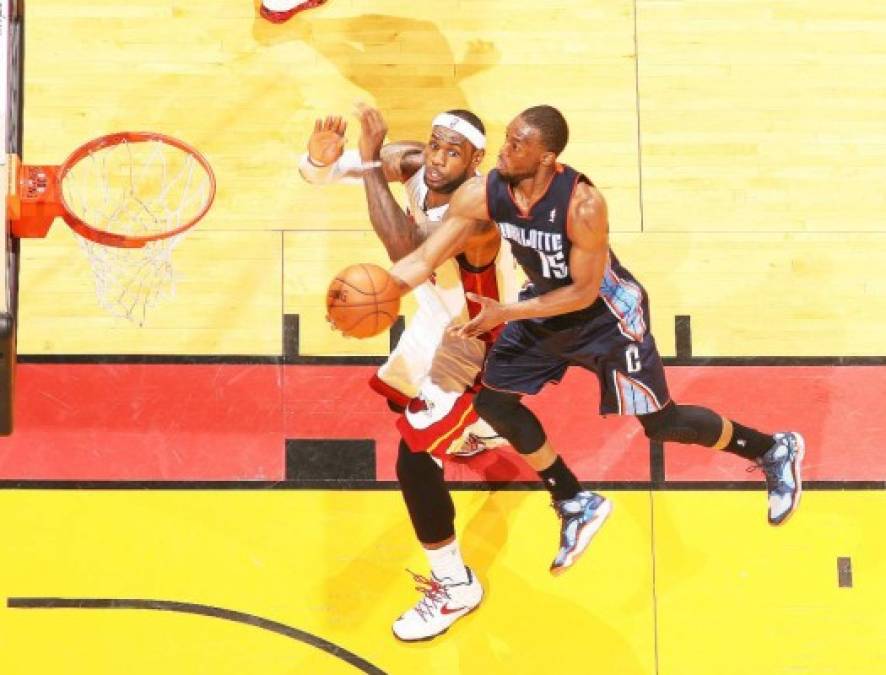 Spurs y Heat cumplen con los pronósticos