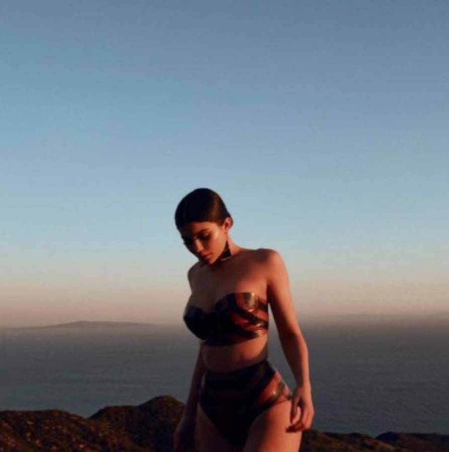 Kylie Jenner sorprende a sus seguidores al llegar a grabar en ropa deportiva