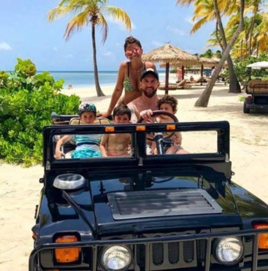 Fotos: Antonela Rocuzzo deslumbra con su cuerpazo en las vacaciones junto a Messi