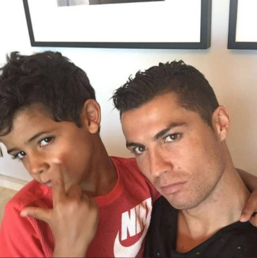 ¡Ejemplar! Cristiano Ronaldo educa a su hijo para que siga sus pasos