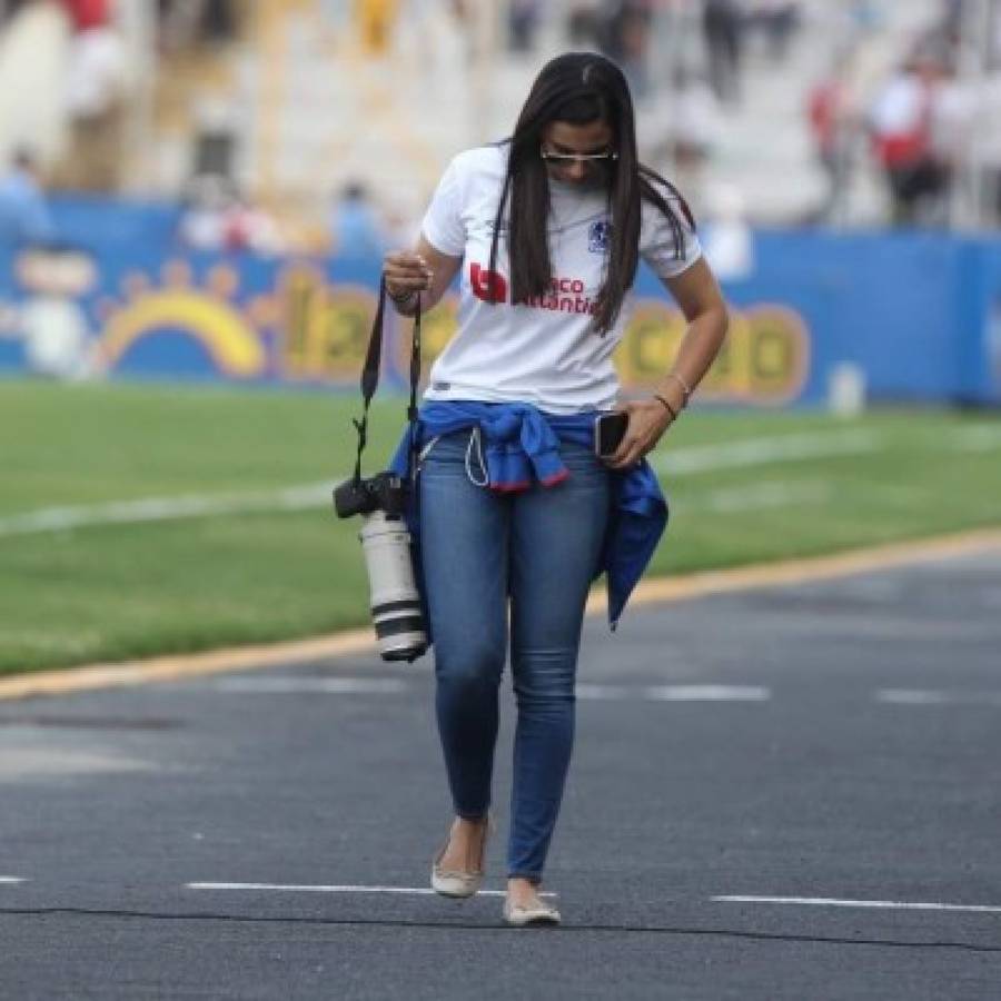 FOTOS: Ella es la guapa fotógrafa que retrata la historia del Olimpia