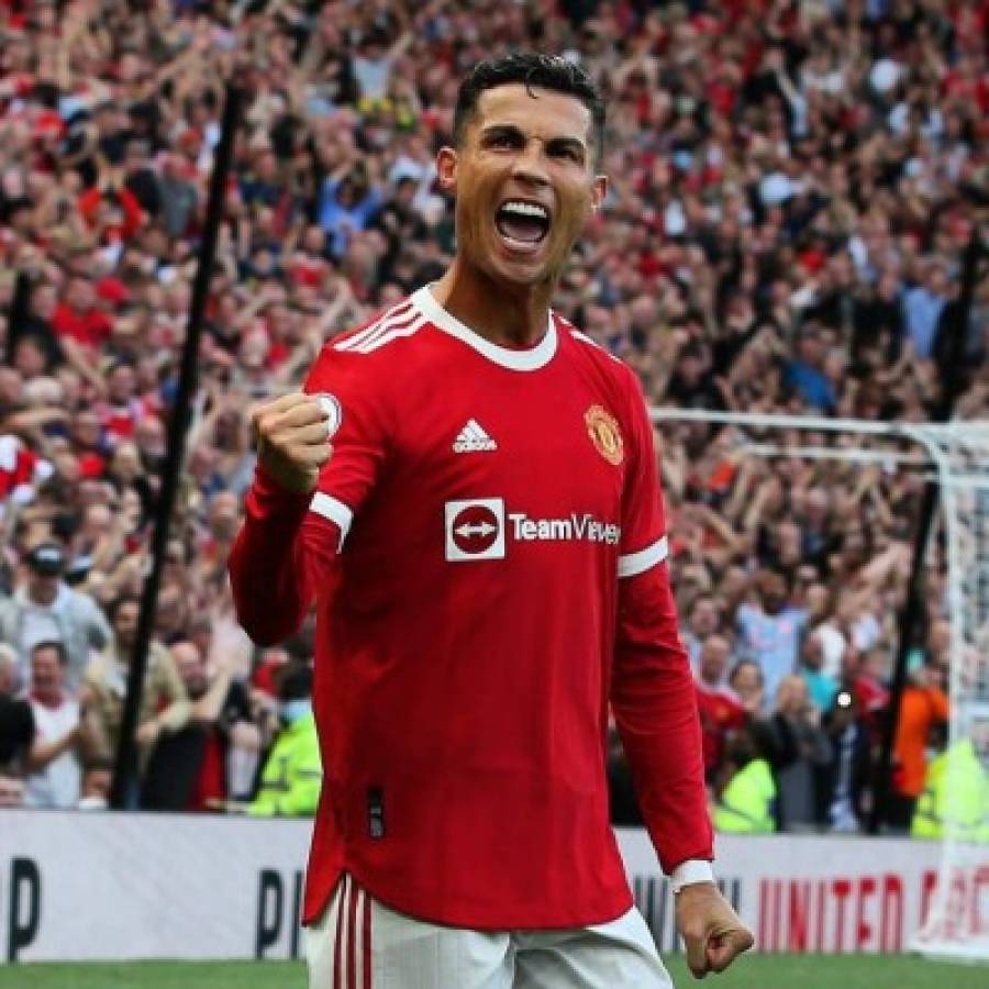 El regreso de Cristiano Ronaldo con el Manchester United: dos goles, vuela en Old Trafford y la emoción de su mamá