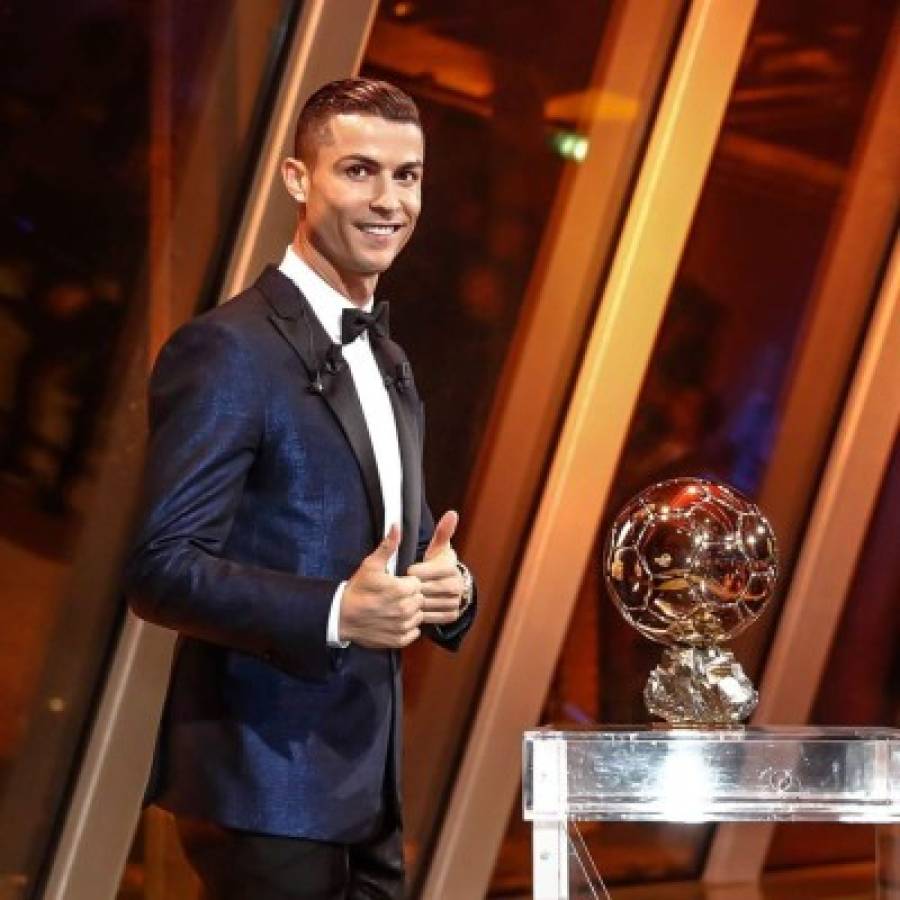 CURIOSO: Las íntimas fotos de Cristiano Ronaldo en la gala del Balón de Oro