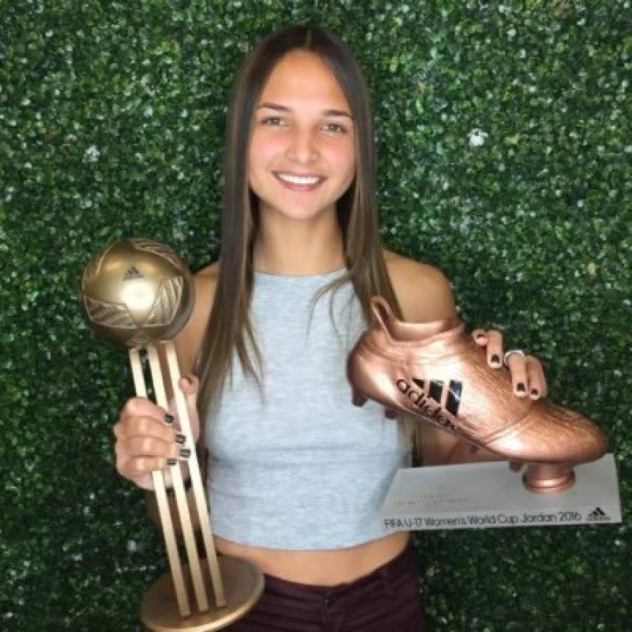 Deyna Castellanos, la futbolista venezolana hincha del Saprissa